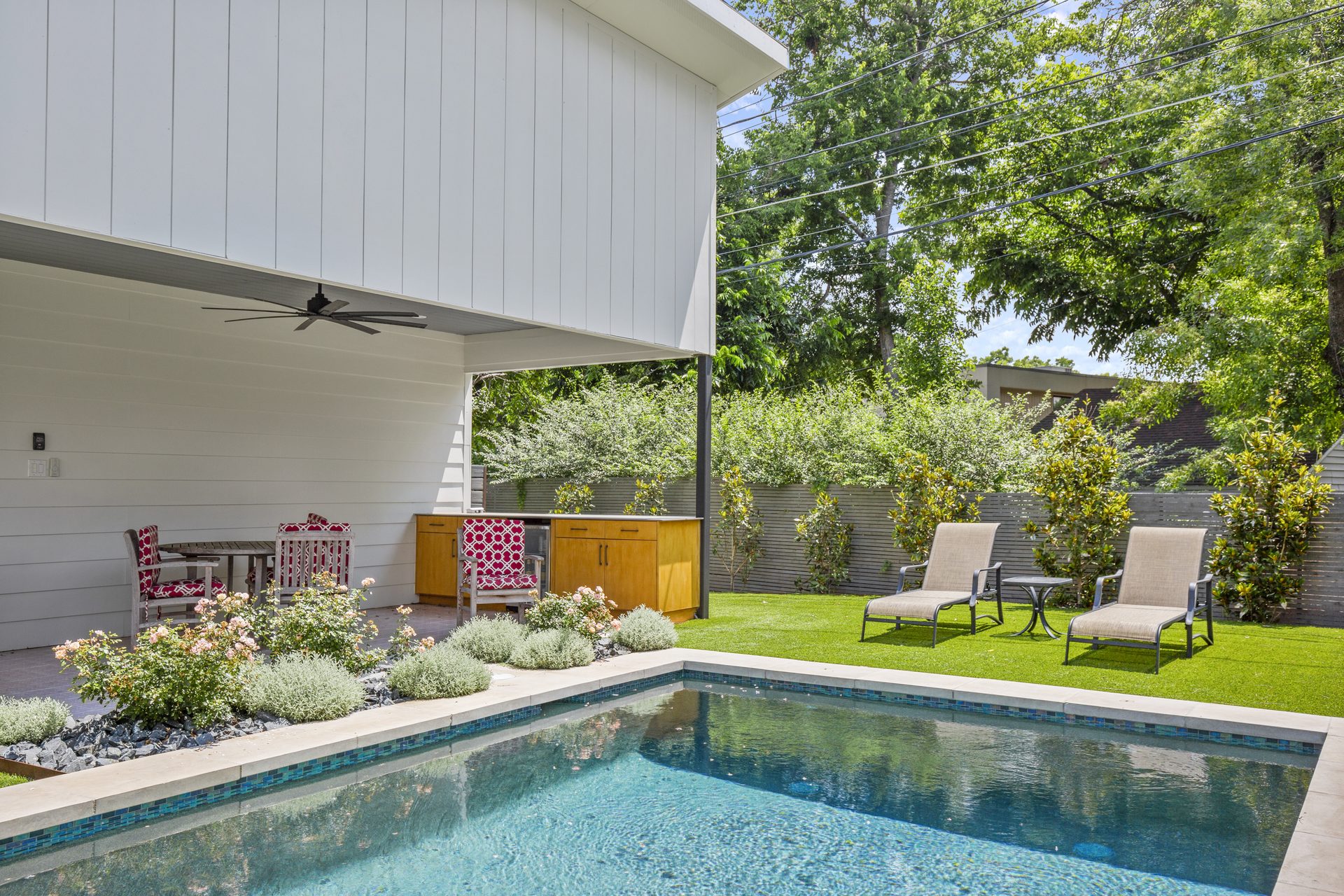 Tarrytown pool and outdoor living, spa and outdoor kitchen detail, Austin, TX