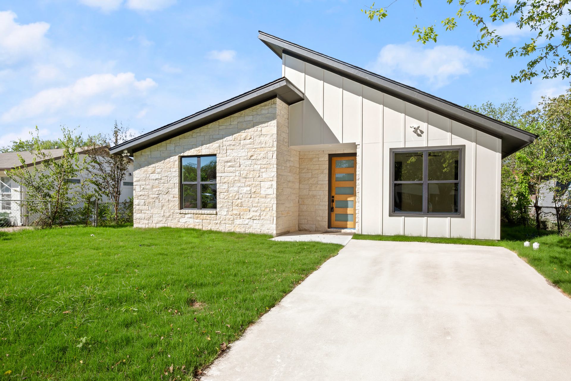 Montopolis Custom Home Build new custom home exterior by Freccia Construction, Montopolis, Austin, TX