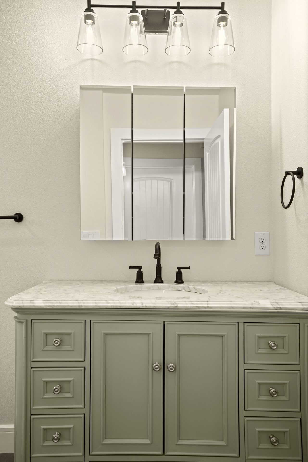 Walnut Ave finished Kitchen Renovation, Rosewood, East Austin, TX, photo 4